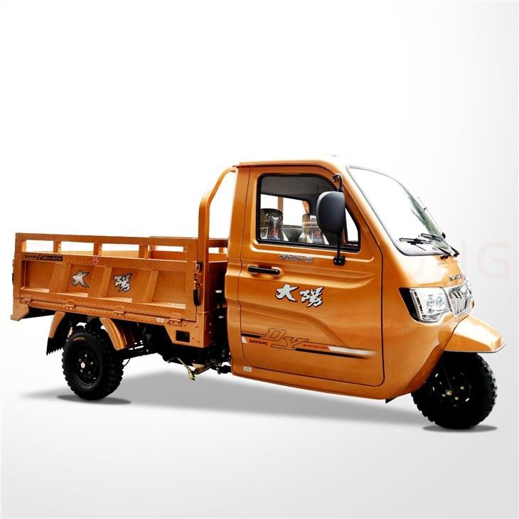 Furgon automobil s tri kotača od 250 ccm